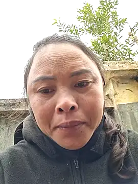 Snapshot of xuxulovezz chatting on 11.21.25 xuxulovezz online show from 11.21.25