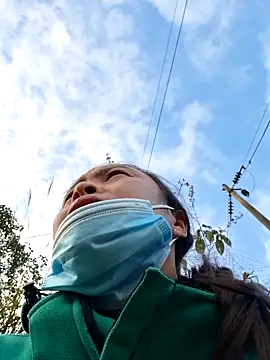 Snapshot of xuxulovezz chatting on 11.24.25 xuxulovezz online show from 11.24.25