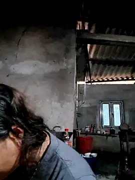 Snapshot of xuxulovezz chatting on 12.05.25 xuxulovezz online show from 12.05.25