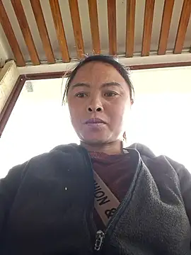 Snapshot of xuxulovezz chatting on 12.16.25 xuxulovezz online show from 12.16.25