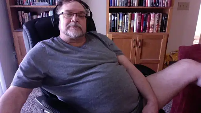 Snapshot of Vinyl22@xh chatting on 03.14.26 Vinyl22xh online show from 03.14.26