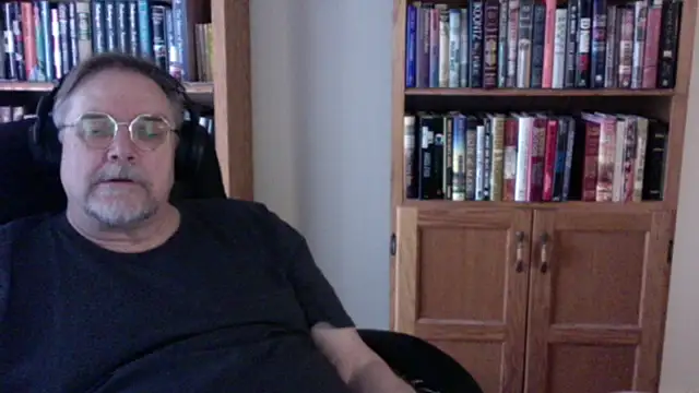 Snapshot of Vinyl22@xh chatting on 04.03.26 Vinyl22xh online show from 04.03.26