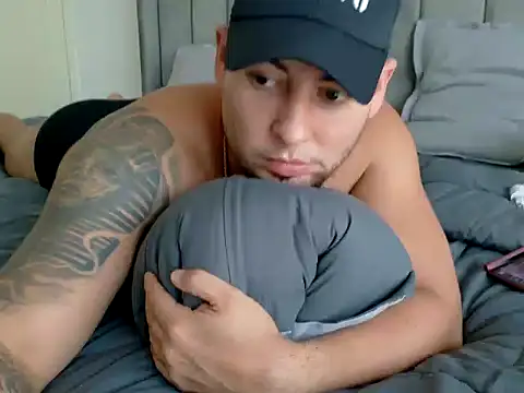 Snapshot of maximus888A chatting on 10.10.25 maximus888A online show from 10.10.25