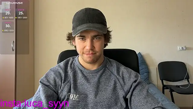 Snapshot of luca_syn chatting on 10.08.25 luca syn online show from 10.08.25