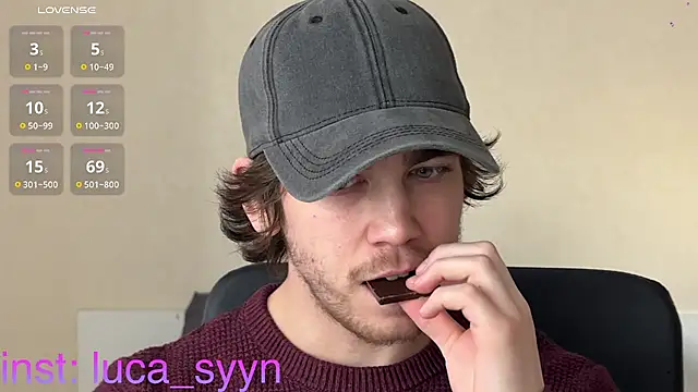 Snapshot of luca_syn chatting on 10.18.25 luca syn online show from 10.18.25