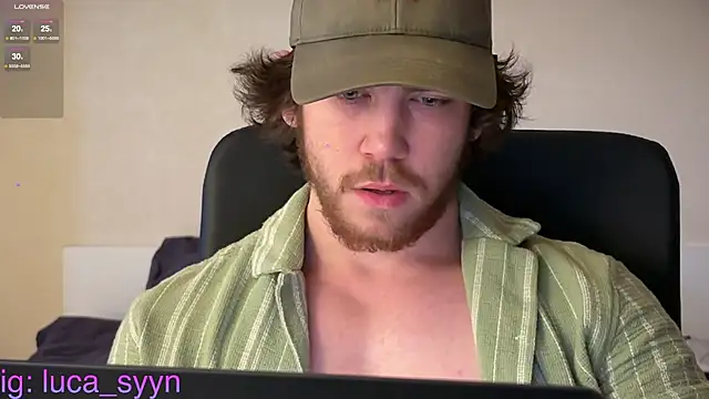 Snapshot of luca_syn chatting on 11.18.25 luca syn online show from 11.18.25