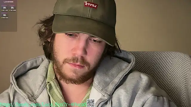 Snapshot of luca_syn chatting on 11.25.25 luca syn online show from 11.25.25