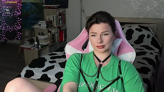 Snapshot of bbJ_one chatting on 06.27.26 bbJ one online show from 06.27.26