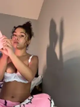 Snapshot of OliviaAshhh chatting on 11.13.25 OliviaAshhh online show from 11.13.25