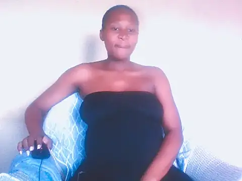 Snapshot of l4_love chatting on 10.02.25 l4 love online show from 10.02.25