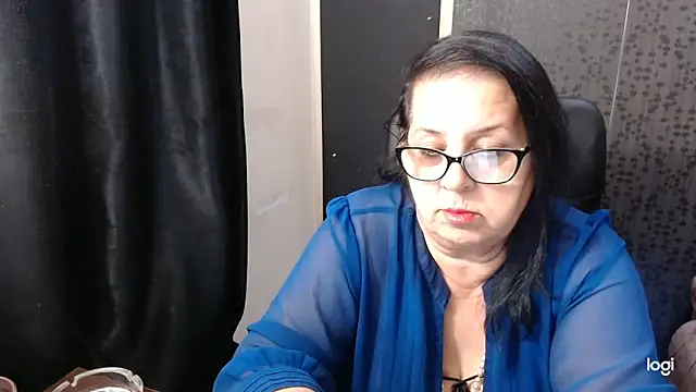 Snapshot of MissSanjanne chatting on 10.28.25 MissSanjanne online show from 10.28.25