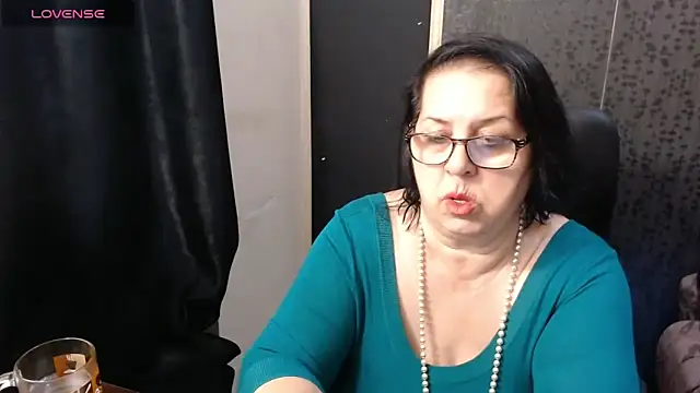 Snapshot of MissSanjanne chatting on 03.10.26 MissSanjanne online show from 03.10.26