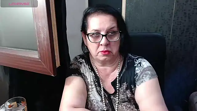 Snapshot of MissSanjanne chatting on 06.21.26 MissSanjanne online show from 06.21.26