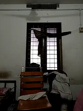 Snapshot of malludreamer chatting on 10.05.25 malludreamer online show from 10.05.25