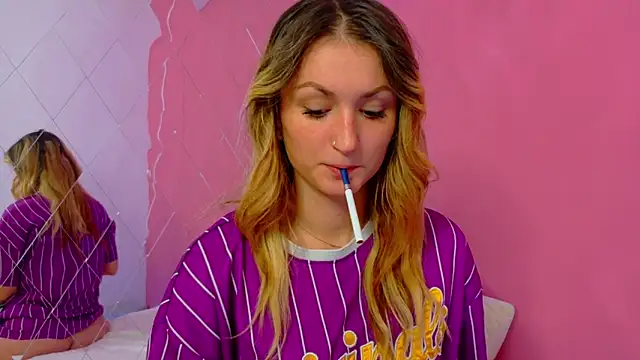 Anaayss  online show from 10.17.25