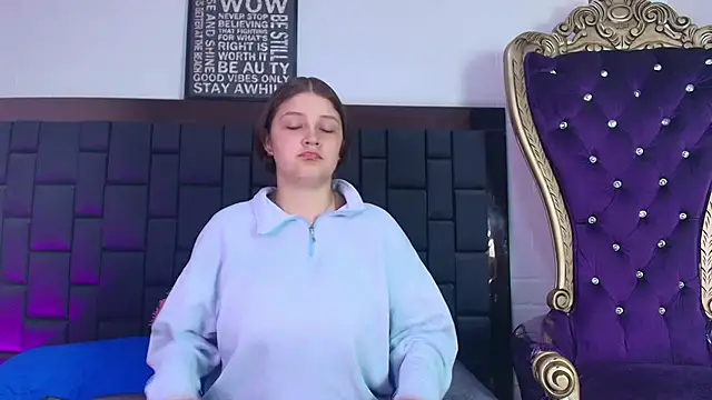 Krystal Heartss online show from 10.10.25