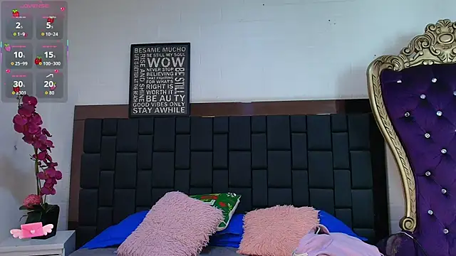 Krystal Heartss online show from 12.22.25