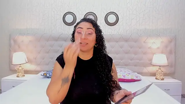 VaniaRose online show from 11.08.25