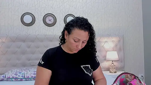 VaniaRose online show from 12.02.25