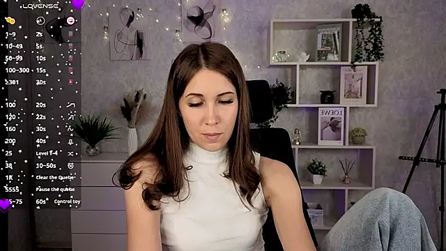 DreamVelour online show from 10.06.25