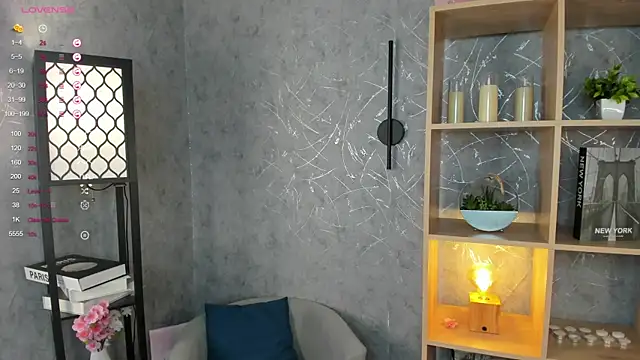 Snapshot of ElenoreReth chatting on 11.11.25 ElenoreReth online show from 11.11.25