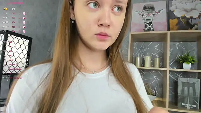 Snapshot of ElenoreReth chatting on 11.19.25 ElenoreReth online show from 11.19.25