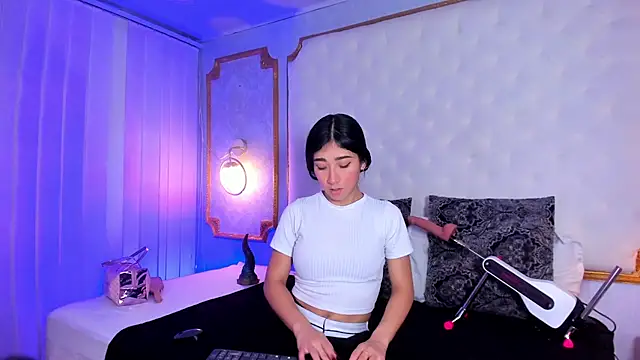 Mariana Kalo online show from 01.06.26