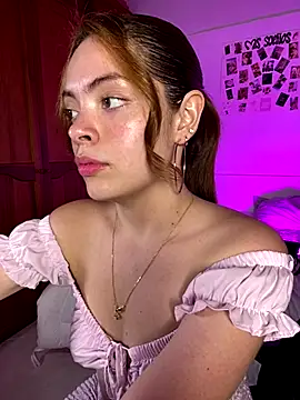 Snapshot of Bleer_Rousse chatting on 10.30.25 Bleer Rousse online show from 10.30.25