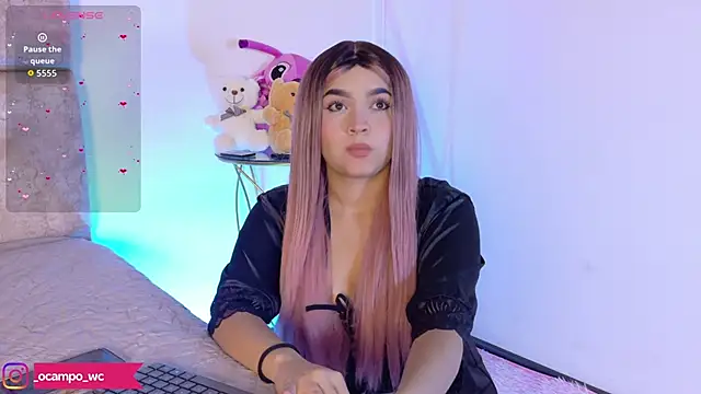 Snapshot of LunaOcampo_ chatting on 09.30.25 LunaOcampo online show from 09.30.25