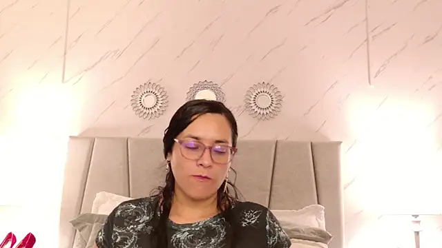 Michell Monet online show from 05.04.26