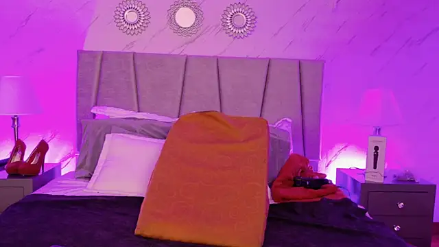 Michell Monet online show from 06.04.26