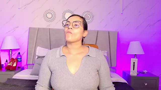 Michell Monet online show from 07.08.26