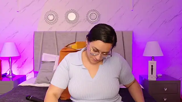 Michell Monet online show from 07.09.26