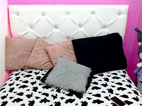 Snapshot of xx-kike-xx chatting on 09.26.25 xx-kike-xx online show from 09.26.25