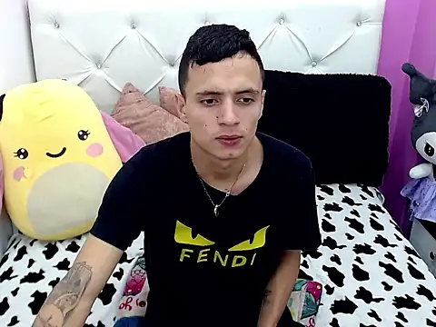 Snapshot of xx-kike-xx chatting on 09.27.25 xx-kike-xx online show from 09.27.25