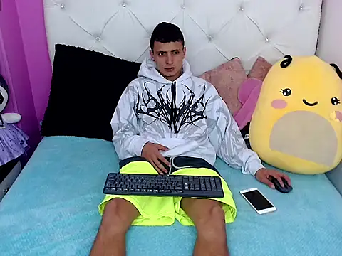 Snapshot of xx-kike-xx chatting on 10.02.25 xx-kike-xx online show from 10.02.25