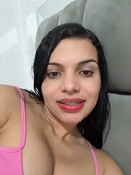 Snapshot of Anavalle chatting on 05.19.26 Anavalle online show from 05.19.26