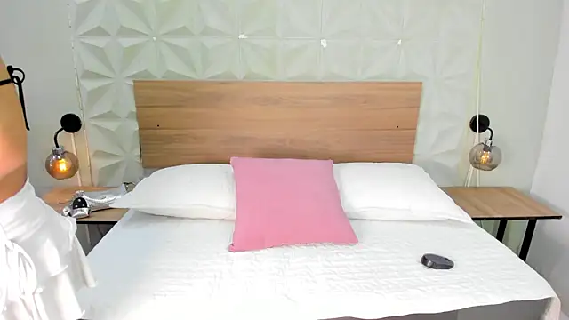 ValeryTrans  online show from 02.21.26