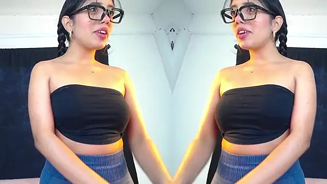 Isis Valen online show from 12.03.25