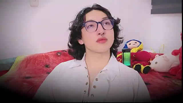 Snapshot of -BlueOpal- chatting on 02.13.26 -BlueOpal- online show from 02.13.26