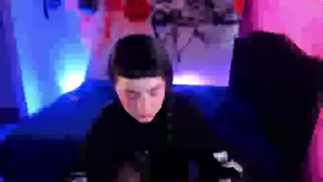 Snapshot of kitty__chs chatting on 10.29.25 kitty chs online show from 10.29.25