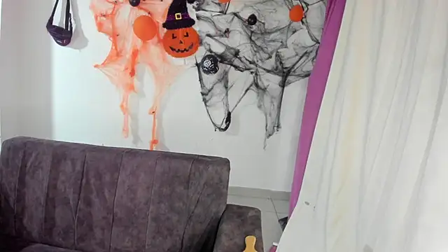 Snapshot of kitty__chs chatting on 11.15.25 kitty chs online show from 11.15.25