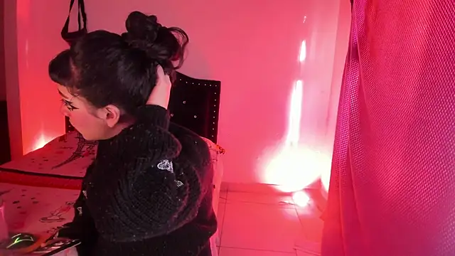 Snapshot of kitty__chs chatting on 11.27.25 kitty chs online show from 11.27.25