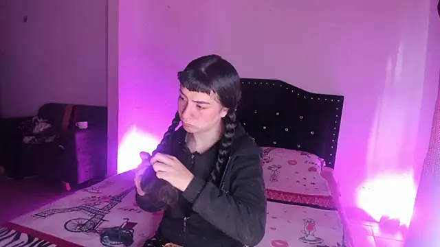 Snapshot of kitty__chs chatting on 11.29.25 kitty chs online show from 11.29.25