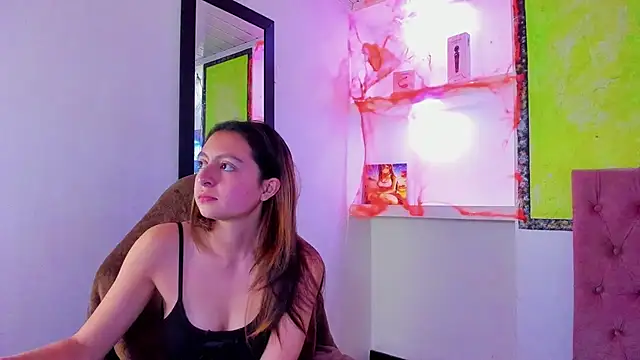 Snapshot of lala_clark chatting on 10.27.25 lala clark online show from 10.27.25