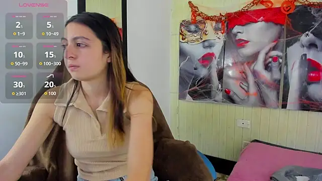 Snapshot of lala_clark chatting on 11.05.25 lala clark online show from 11.05.25