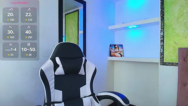 Snapshot of lala_clark chatting on 11.25.25 lala clark online show from 11.25.25