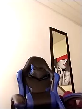 Snapshot of lala_clark chatting on 11.30.25 lala clark online show from 11.30.25