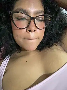 Snapshot of miiabrown18 chatting on 10.08.25 miiabrown18 online show from 10.08.25