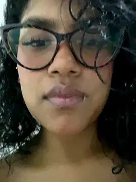 Snapshot of miiabrown18 chatting on 10.19.25 miiabrown18 online show from 10.19.25